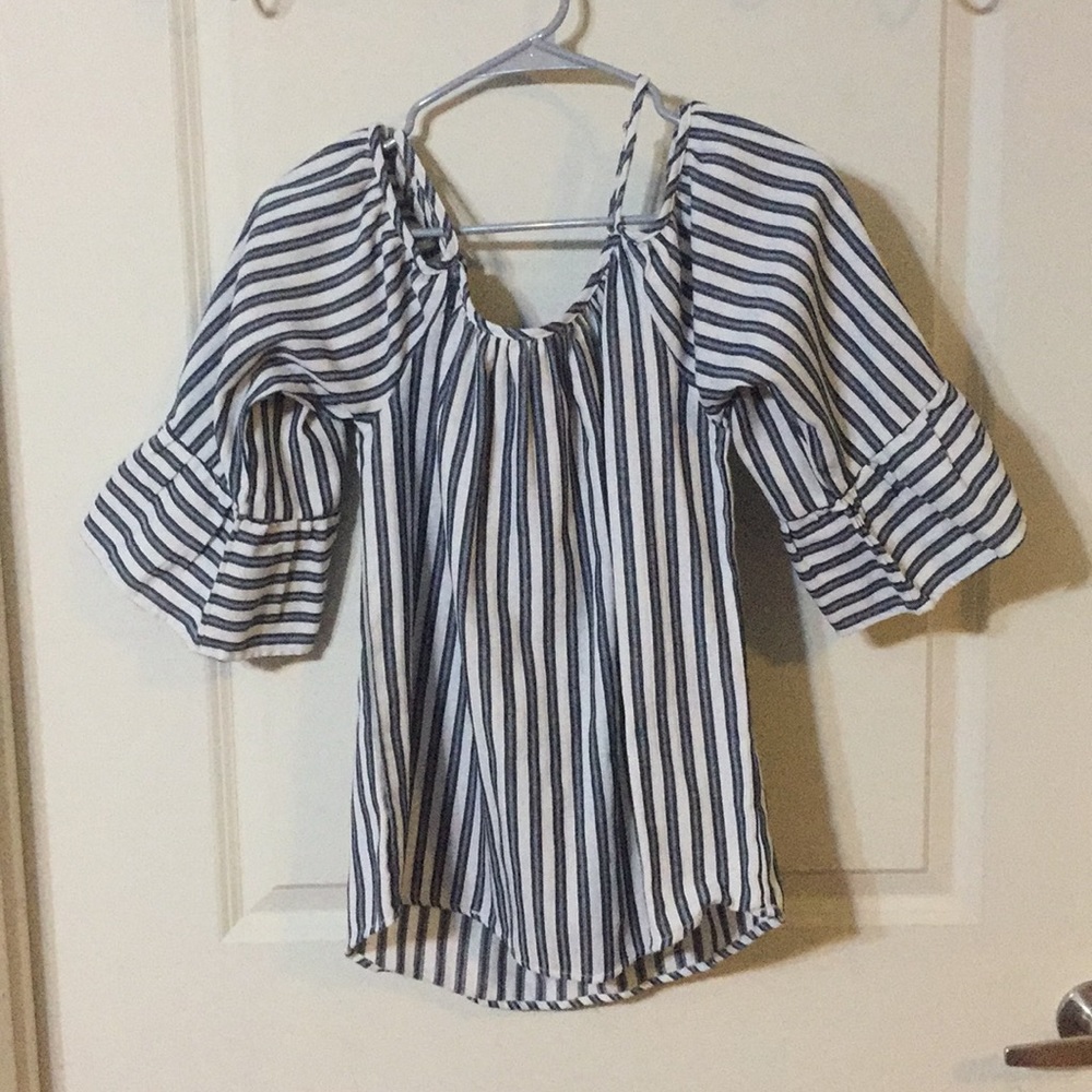 Cold shoulder top